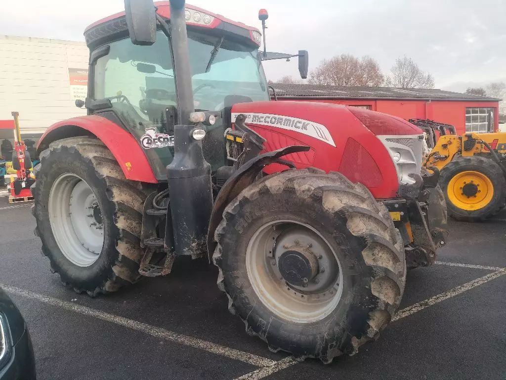 E-FARM: McCormick x7-440 efficient - Tractor - id V15AVNN - €72,800 - Year of construction: 2020 - Engine hours: 3,800,Engine power (HP): 143,France