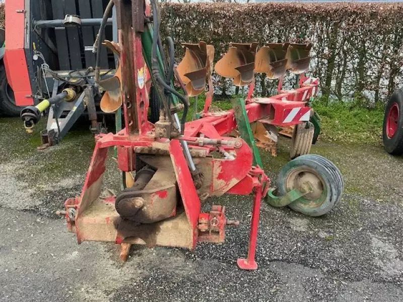 Kverneland lh Plough €7,800