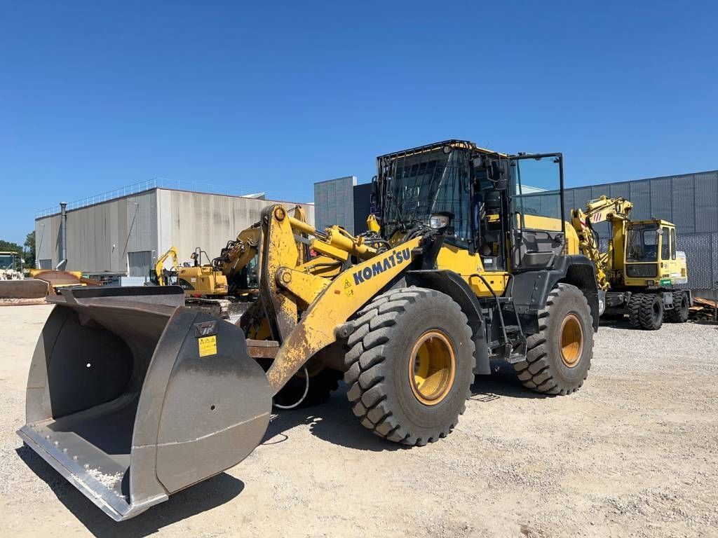 KOMATSU wa 270-8 Cargador de ruedas