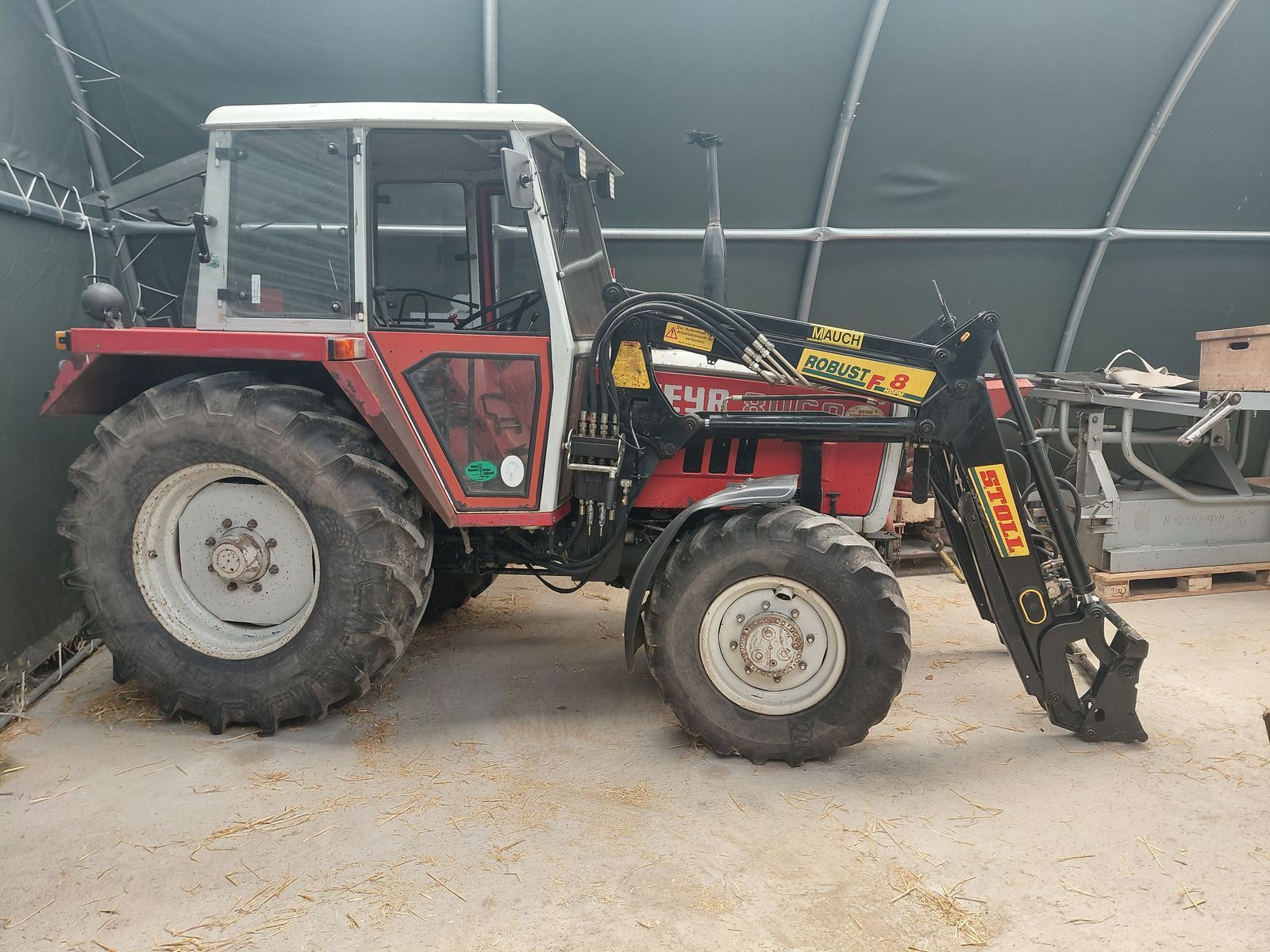 Steyr 8060 Traktor 16 550 €