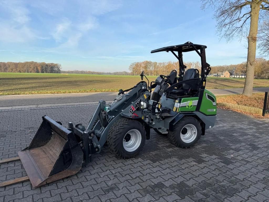 Giant G2200 X-tra Ładowarka kołowa 39 250 €