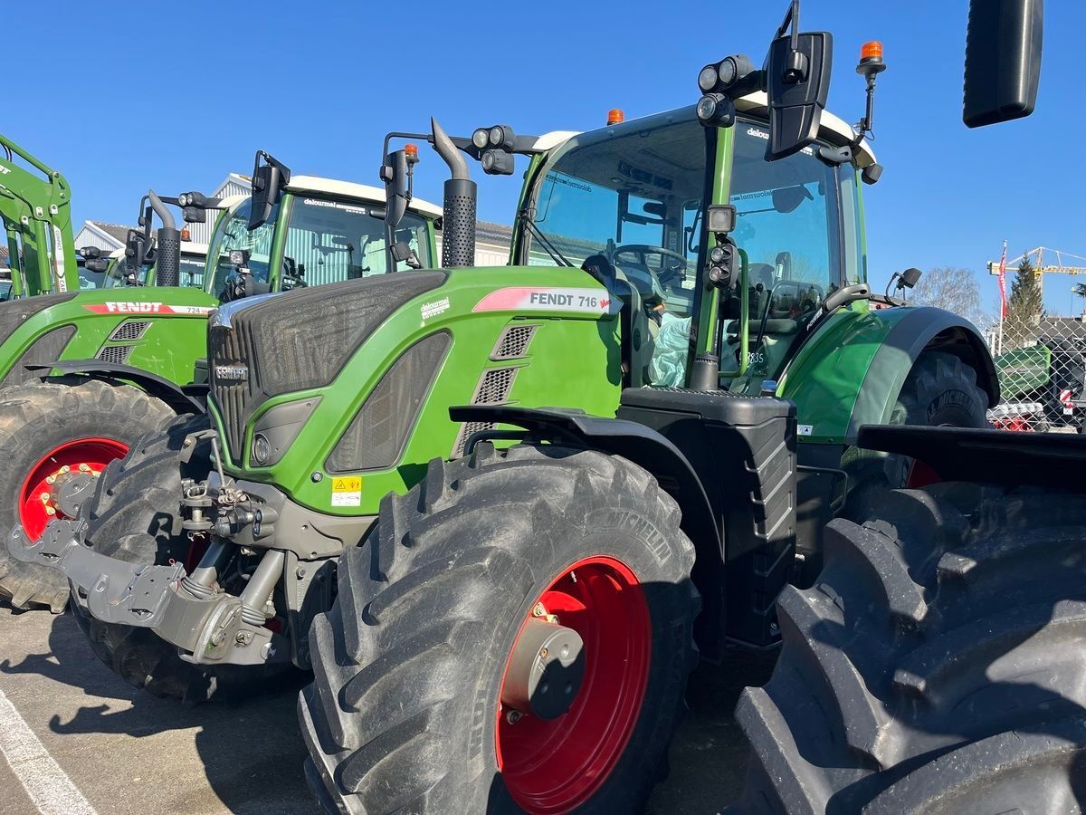 E-FARM: Fendt 716 Vario - Tractor - id 7LIUGKL - €110,000 - Year of construction: 2019 - Engine hours: 2,800,Engine power (HP): 165,France