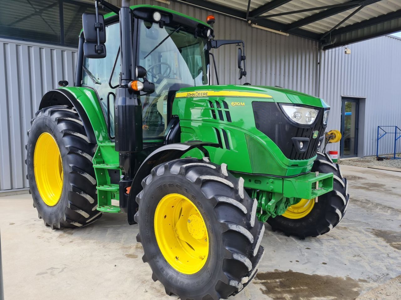 John Deere 6110 M Traktor 59.500 €