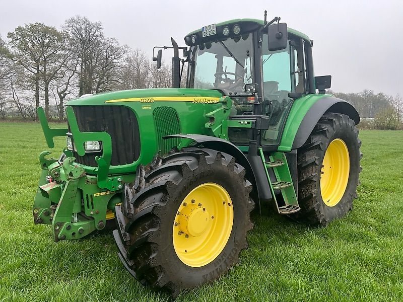 E-FARM: John Deere 6820 Premium - Tractor - id GBKTGTW - €54,622 - Year of construction: 2004 - Engine hours: 6,730,Engine power (HP): 135,Germany