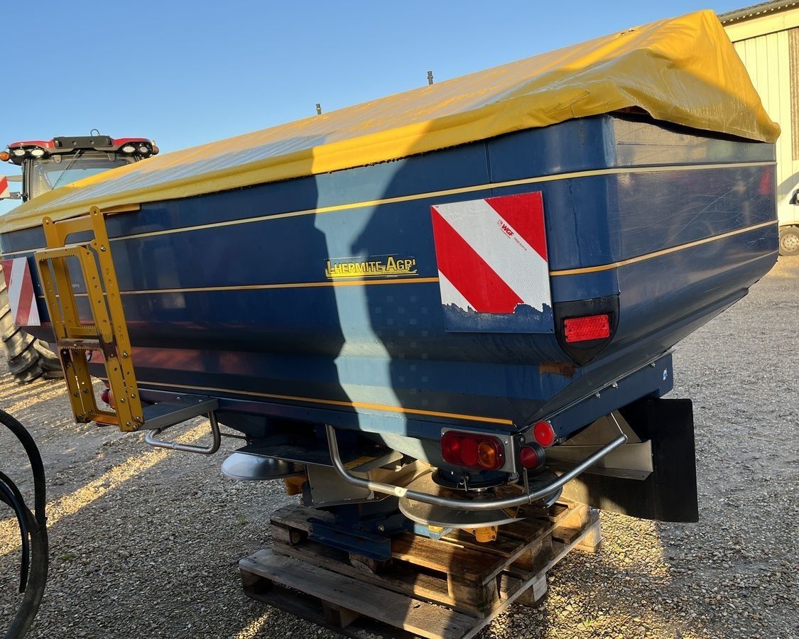 E-FARM: Bogballe m2w - Gødningsspreder - id EQGE2FG - 8.500 € - Produktionsår: 2010 - Frankrig
