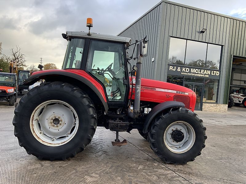 Massey Ferguson 8220 Xtra Traktor 22 932 €