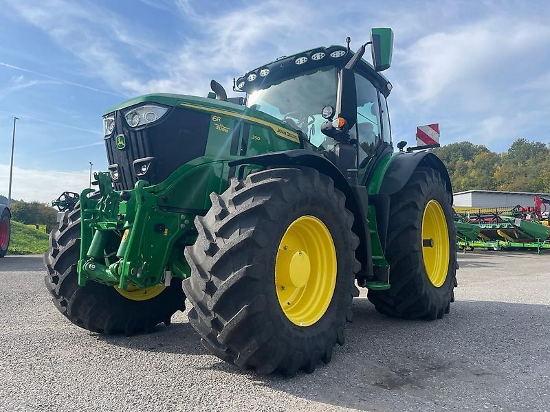 E-FARM: John Deere 6R 250 - Tractor - id YJN39E1 - €189,000 - Year of construction: 2022 - Engine hours: 905,Engine power (HP): 250,Germany