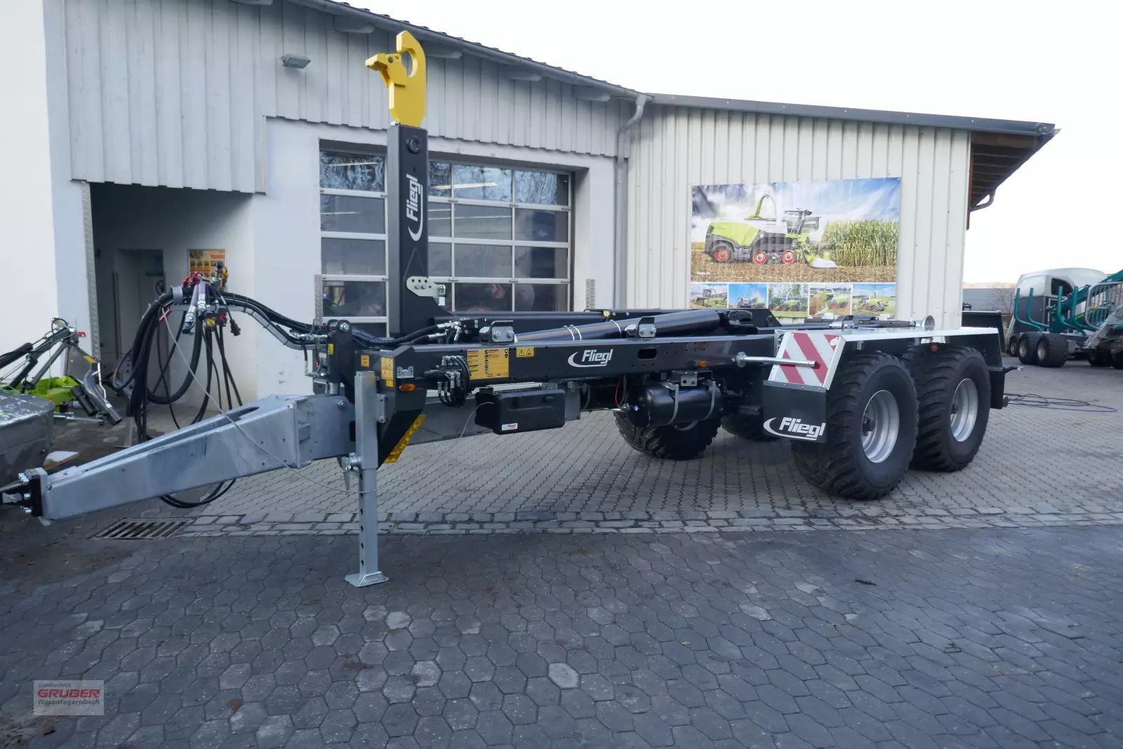 E-FARM: Fliegl HKL 22 - Veicolo a motore - id 4DTLFWT - 39.900 € - Anno di costruzione: 2023 - Germania