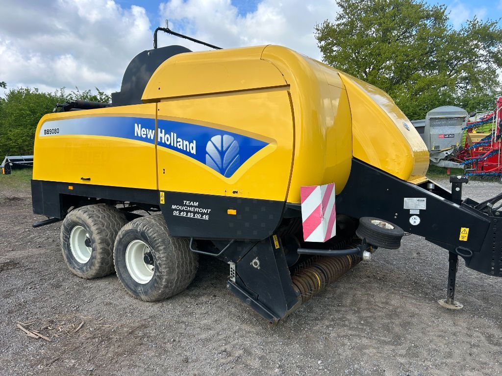 E-FARM: New Holland BB 9080 R - Presse à balles - id IYCK6RQ - 49 000 € - Année: 2009 - Balles produites: 40 610,France