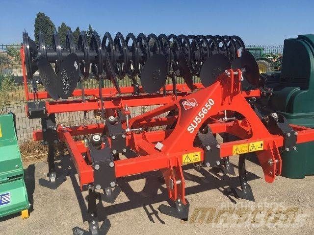 E-FARM: Kuhn Cultimer 300 - Cultivateur - id FBQS3EU - 13 200 € - Année: 2015 - France