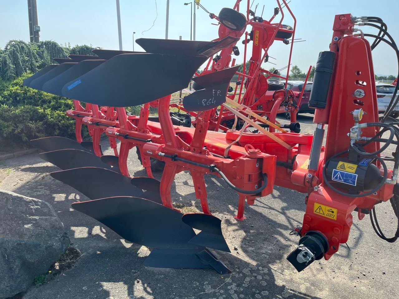 E-FARM: Kuhn varimaster 153 nsh - Pług - id WVGAHXN - 22 500 € - Rok produkcji: 2023 - Francja