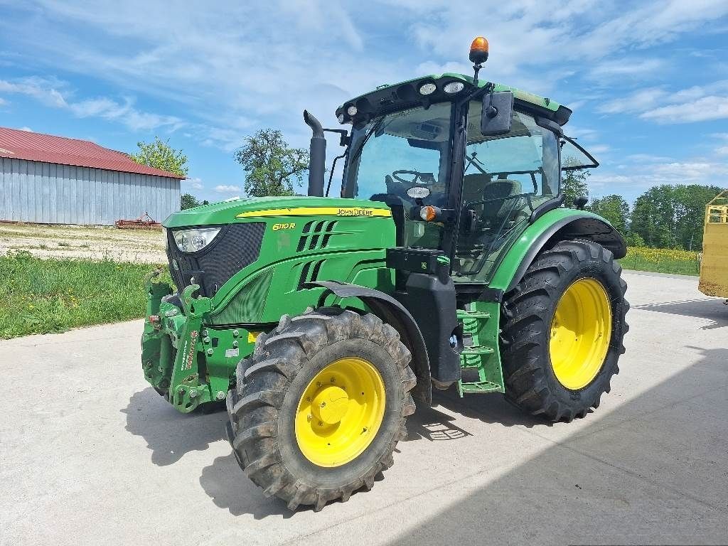 E-FARM: John Deere 6110 R - Tractor - id YH23Y3N - €64,000 - Year of construction: 2016 - Engine hours: 3,950,Engine power (HP): 110,France