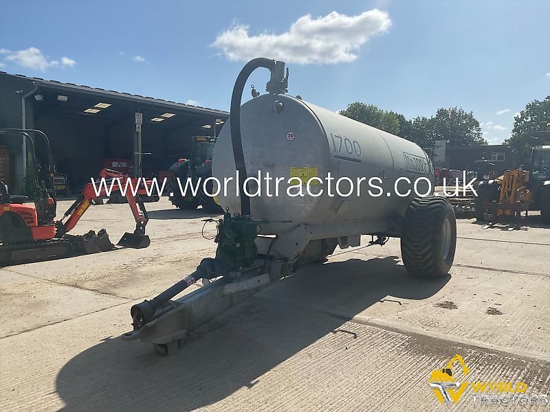 Major 1700 tanker Hígtrágya tartálykocsi 12 548 EUR