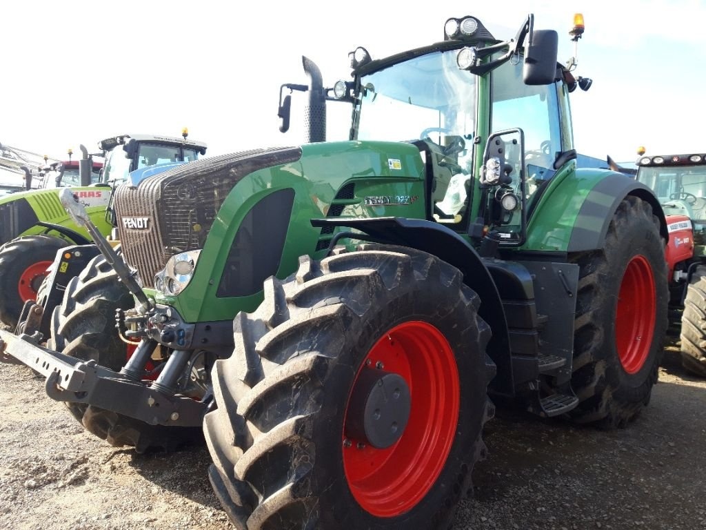 Fendt 927 Vario ProfiPlus tractor €95,000