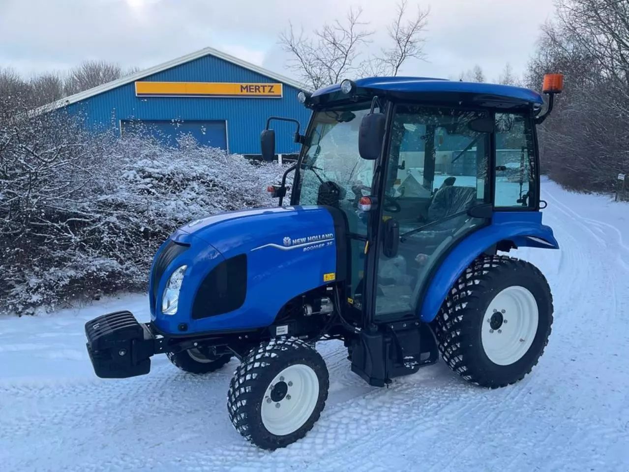 New Holland Boomer 35 Traktor 32 793 EUR
