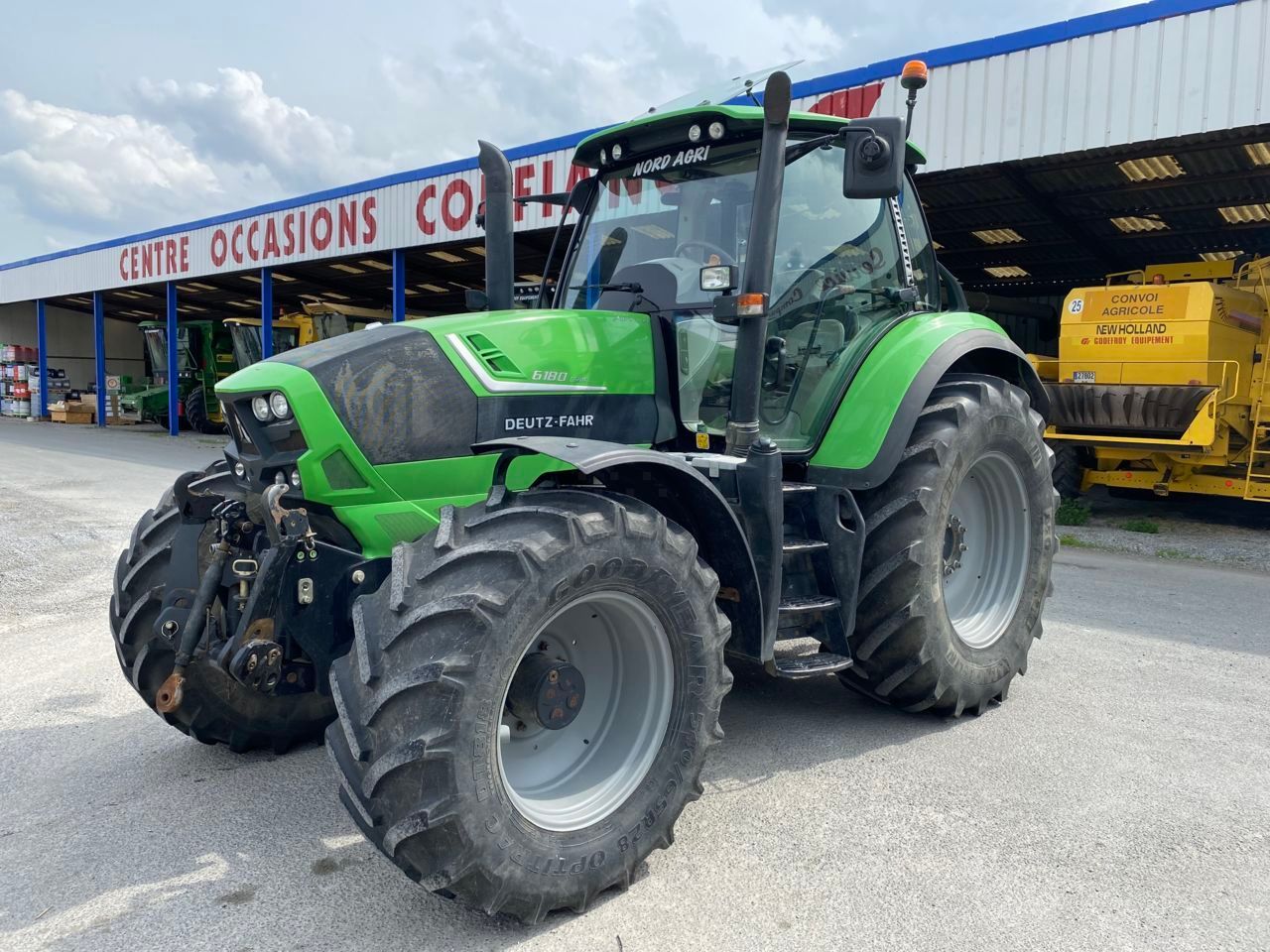 E-FARM: Deutz-Fahr Agrotron 6180 - Tractor - id UZQDY5Y - €69,000 - Year of construction: 2015 - Engine hours: 2,790,Engine power (HP): 180,France