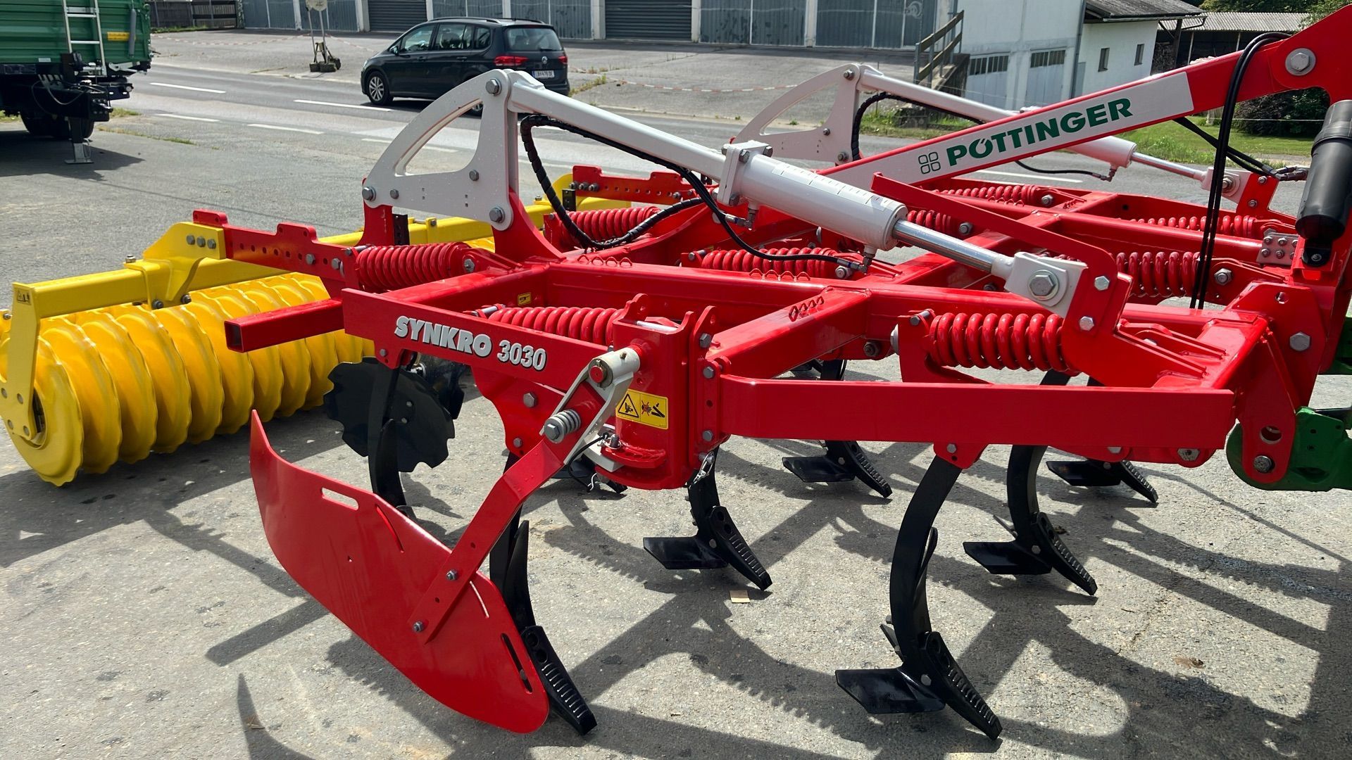 E-FARM: Pöttinger Synkro 3030 nova - Kultywator - id 9HQATGC - 18 417 € - Rok produkcji: 2023 - Austria