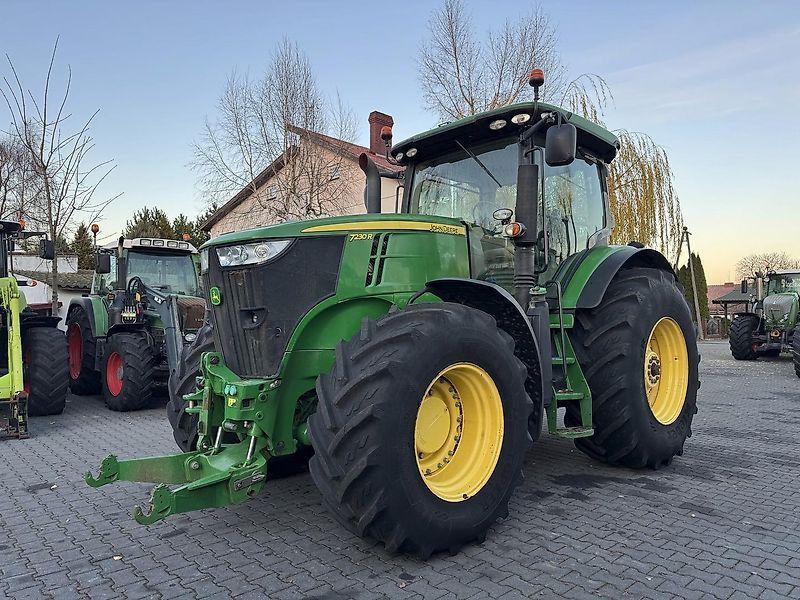 John Deere 7230 R Tractor €46,817