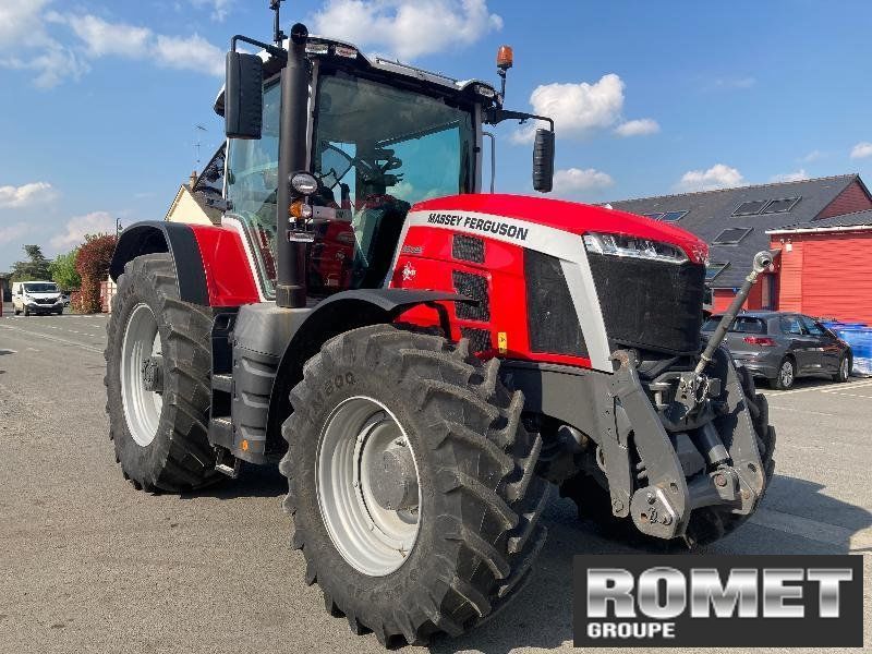 Massey Ferguson 8S.225 Exclusive Tractor €85,075
