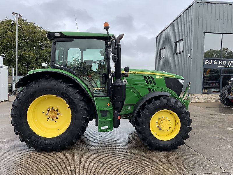 E-FARM: John Deere 6215 R - Traktor - id 7UXU2PU - 64.409 € - Baujahr: 2016 - Abgelesene Motorstunden: 7.728,Motorleistung (PS): 214,Vereinigtes Königreich