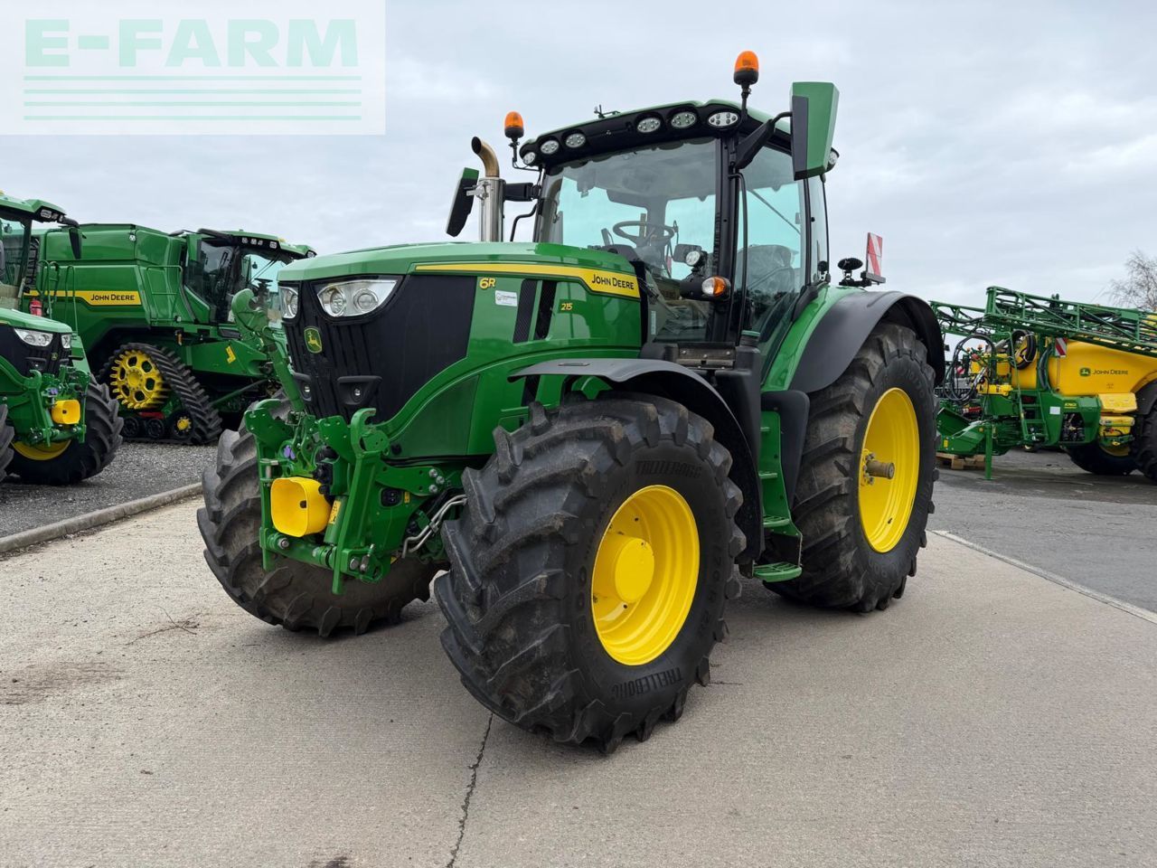 John Deere 6R 215 Tractor €170,382
