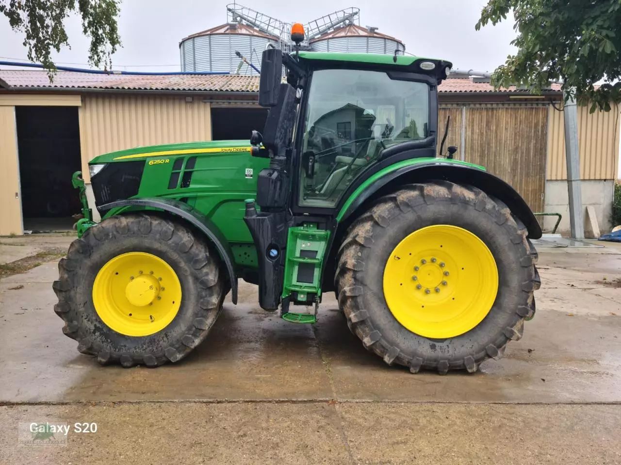 John Deere 6250 R Traktor 127 500 €