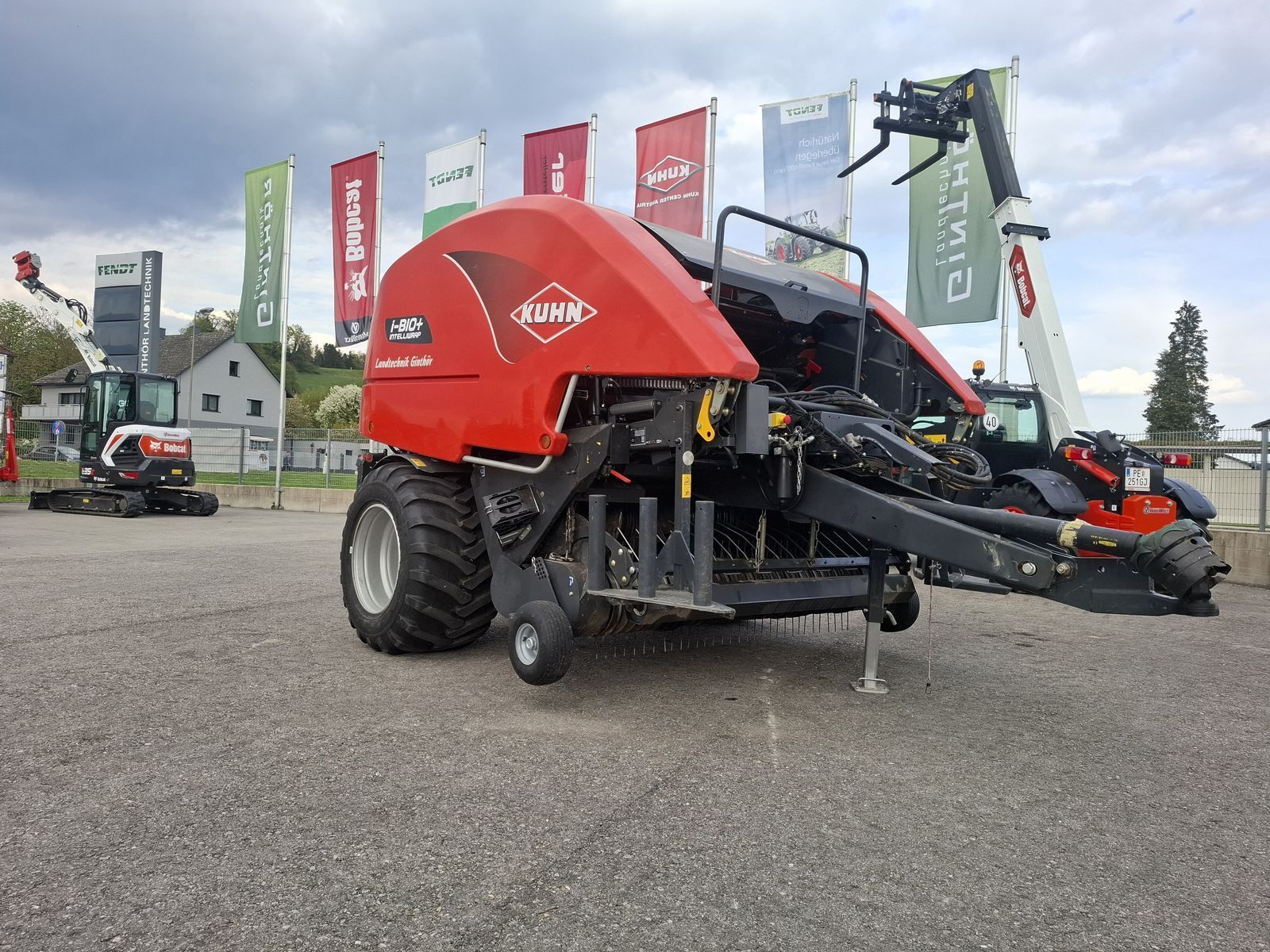 Kuhn i-BIO + Baler €54,900
