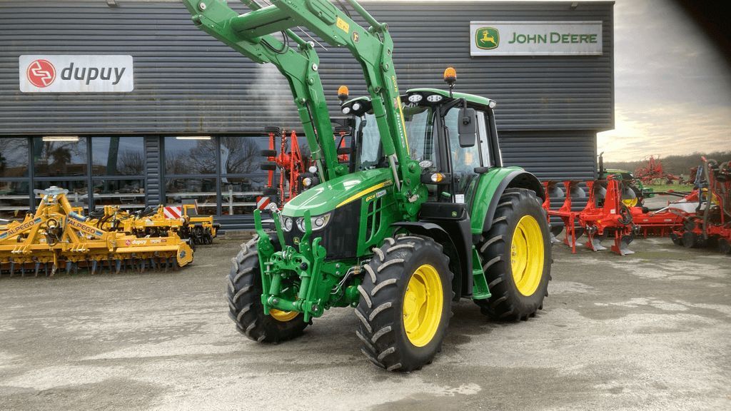 E-FARM: John Deere 6110 M - Traktor - id TEEFZPE - 95 000 EUR - Gyártási év: 2023 - Üzemóra (motor): 900,Motor teljesítménye (LE): 110,Franciaország