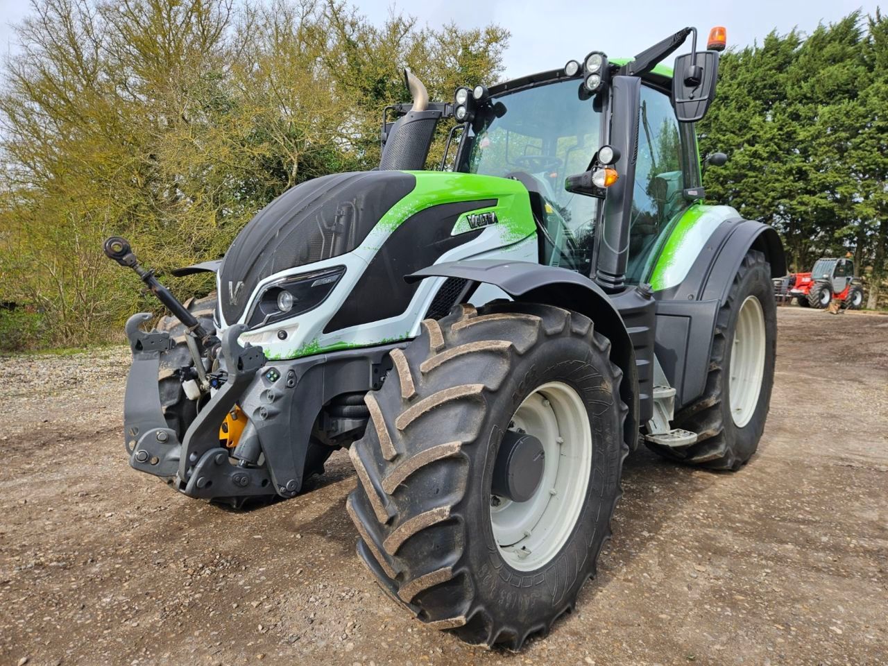 Valtra T 174 Tractor €62,926