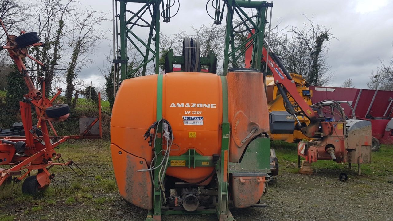 Amazone UF 1201 (15) sprayers €16,000