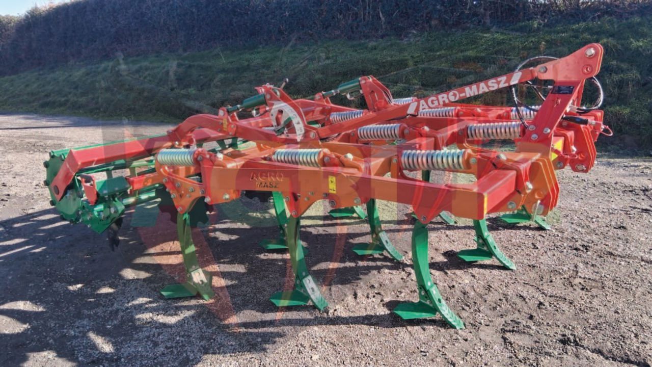AGRO-MASZ agro-masz : déchaumeur à dents runner 30 (3m) Cultivator €10,500