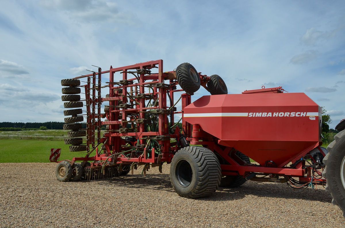 E-FARM: HORSCH co8 tine drill 8m - Direct Drill - id N4WMVI4 - €15,970 - Year of construction: 2001 - United Kingdom
