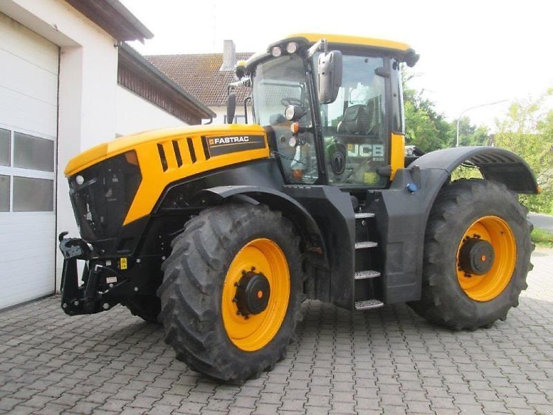 E-FARM: JCB 8330 - Tractor - id ZBNSEQE - €106,000 - Year of construction: 2019 - Engine hours: 4,843,Engine power (HP): 330,Germany