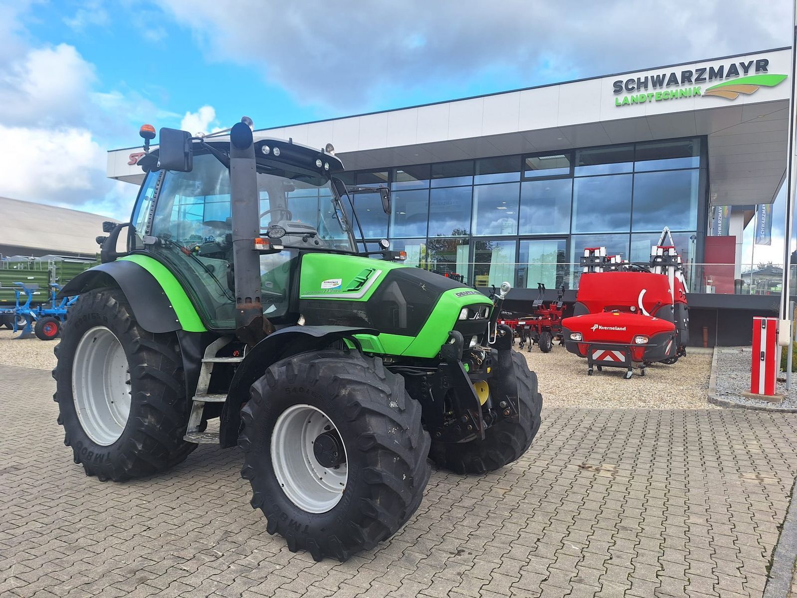 E-FARM: Deutz-Fahr Agrotron TTV420 - Traktor - id KQQIF3Q - 40.259 € - Leto izgradnje: 2011 - Število ur motorja: 14.755,Moč motorja (HP): 124,Avstrija