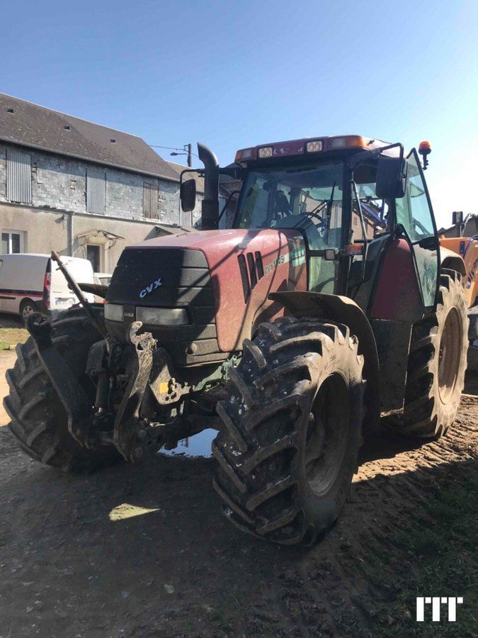 E-FARM: Case IH CVX 1145 - Tractor - id TSY42AU - €22,000 - Year of construction: 2004 - Engine hours: 9,161,Engine power (HP): 145,France