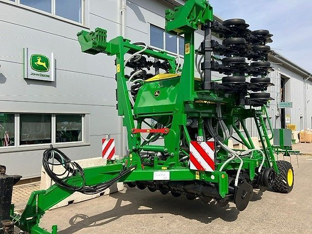 E-FARM: John Deere 750A - Vetőgép - id 2I4GND8 - 117 392 EUR - Egyesült Királyság