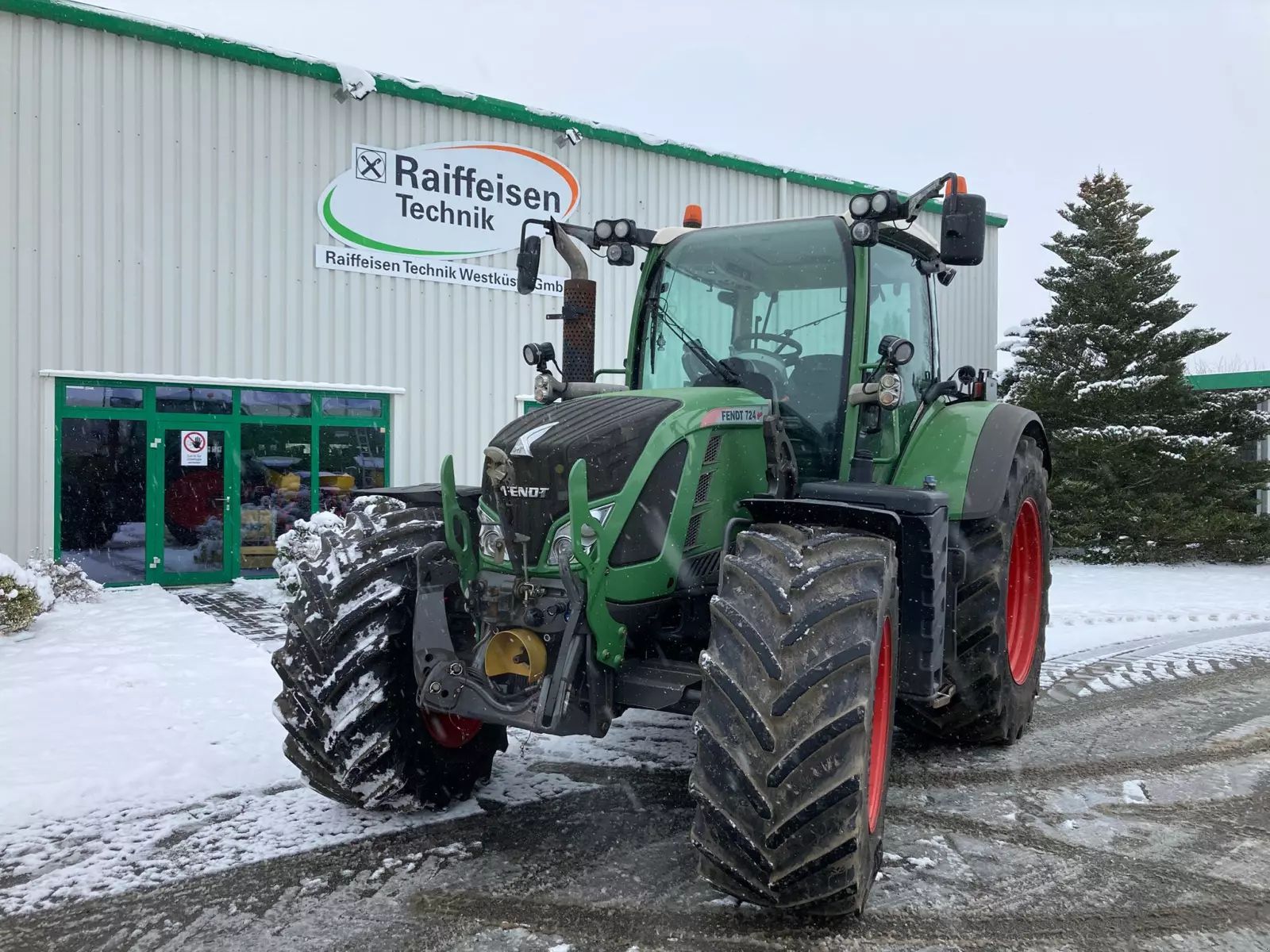 Fendt 724 Vario Profi Plus Tractor €77,000