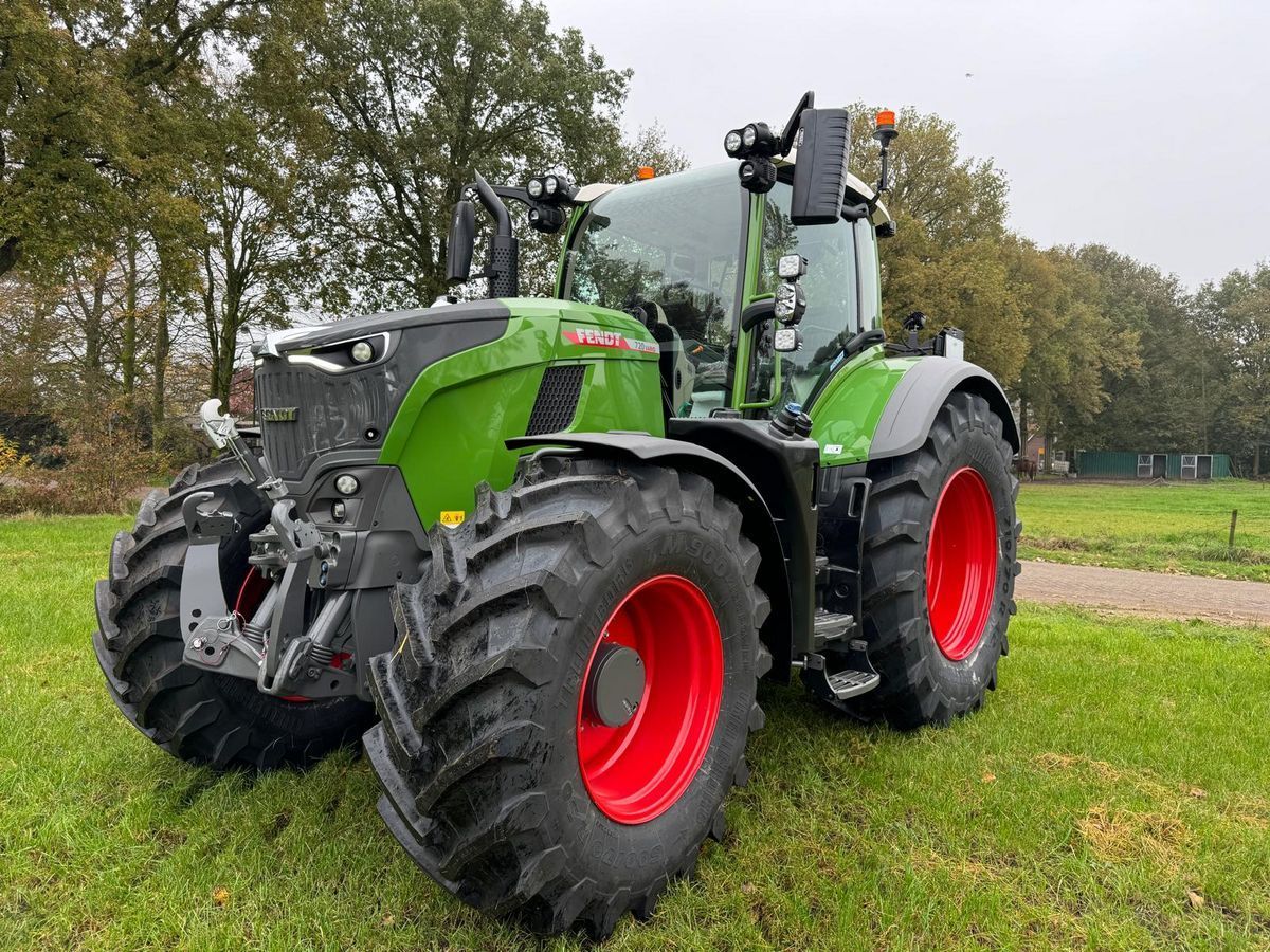 E-FARM: Fendt 720 Vario ProfiPlus - Traktor - id XSDKLZZ - 218.500 € - Baujahr: 2024 - Abgelesene Motorstunden: 2,Motorleistung (PS): 203,Österreich