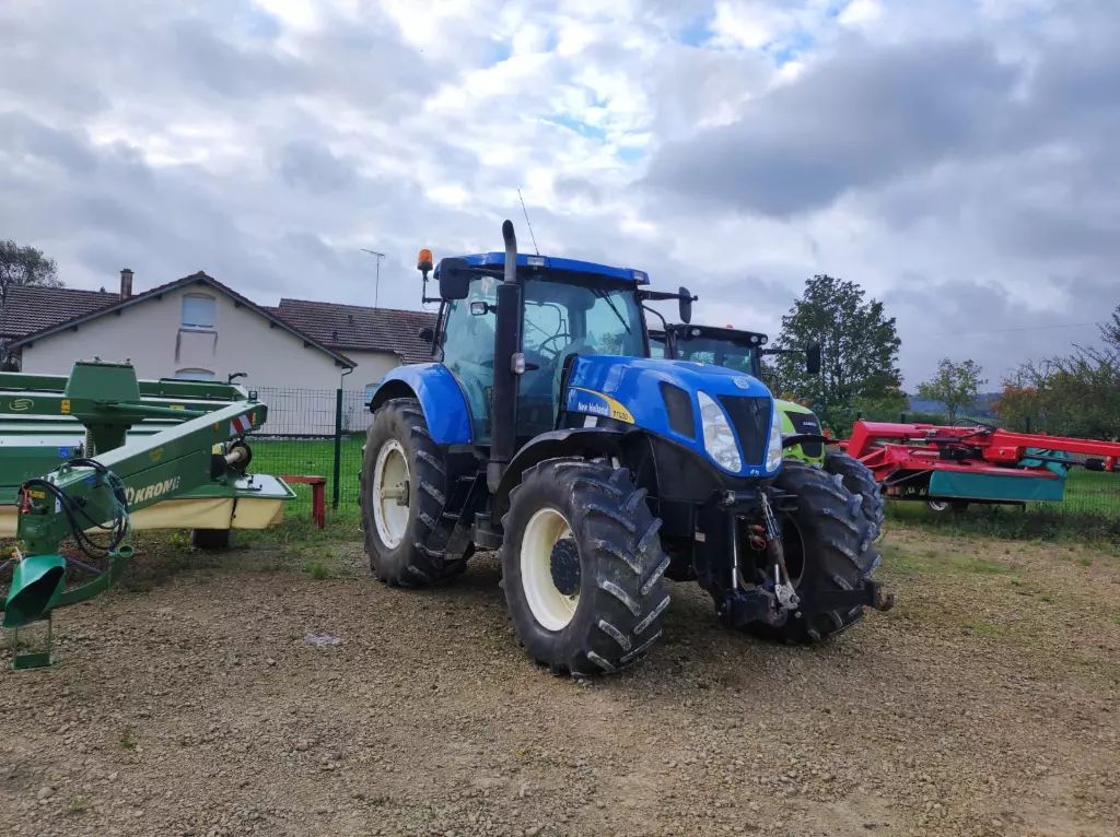 E-FARM: New Holland T7030 - Tracteur - id JED63LR - 69 000 € - Année: 2009 - Puissance du moteur (chevaux): 165,France