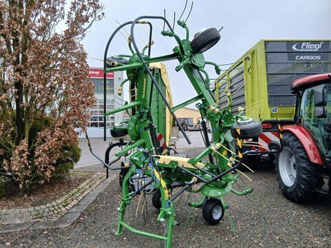 Krone Vendro 680 Tedder