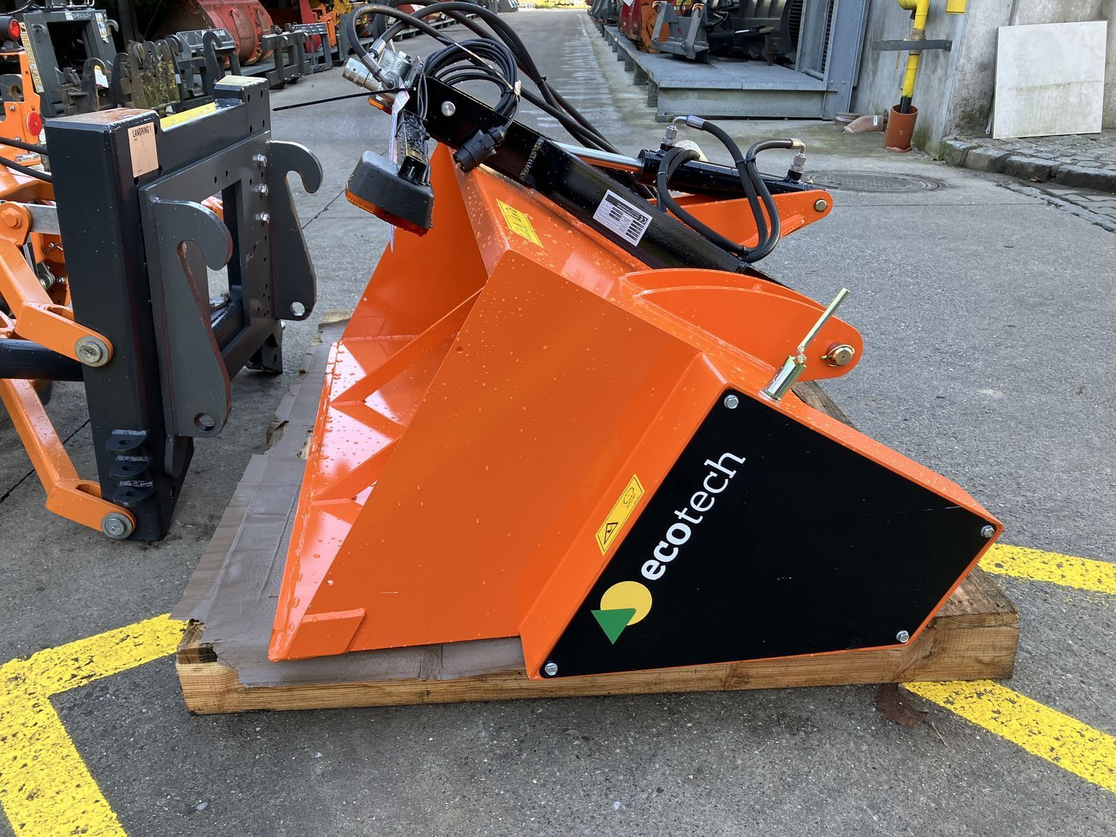 E-FARM: Eco Technologies selbstladestreuer xl-300 prompt verfügbar - Echipament municipale - id JHYCCKG - 5.990 EUR - Anul: 2020 - Austria