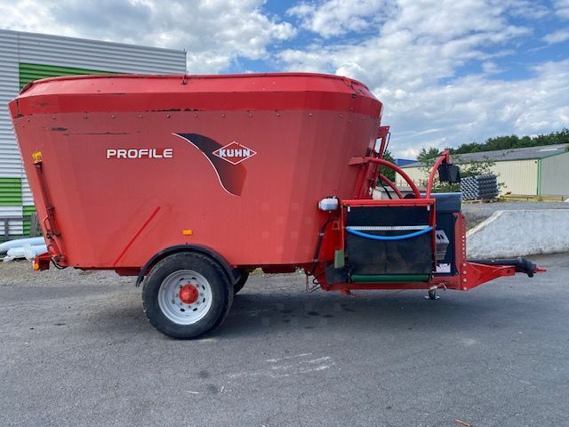 E-FARM: Kuhn profile 1880 - Mixer feeder - id 7JJXCDB - €16,900 - Year of construction: 2010 - France
