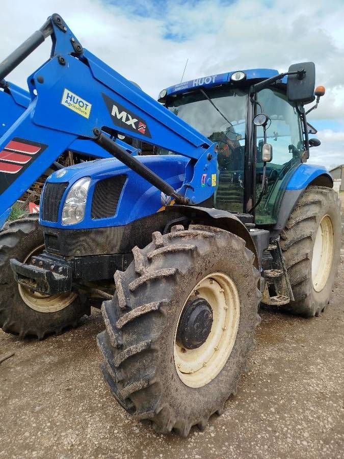 E-FARM: New Holland T6.175 - Трактор - id NJRMZCQ - 35 000 € - Година на построяване: 2015 - Работни часове на двигателя: 8500,Мощност на двигателя (HP): 175,Франция