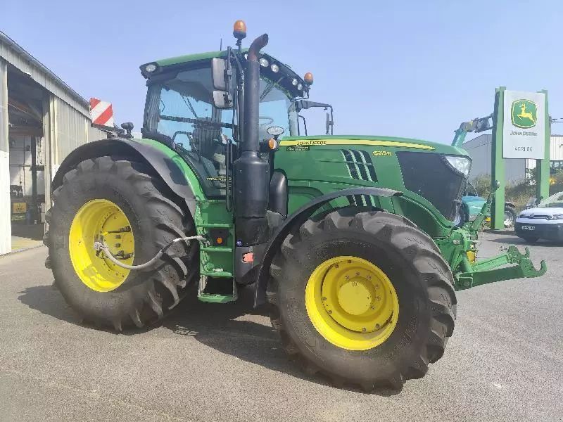 E-FARM: John Deere 6215 R - Tractor - id T4B3I5S - 126.000 EUR - Anul: 2020 - Citeste ore: 3.690,Muterea motorului: 215,Franța