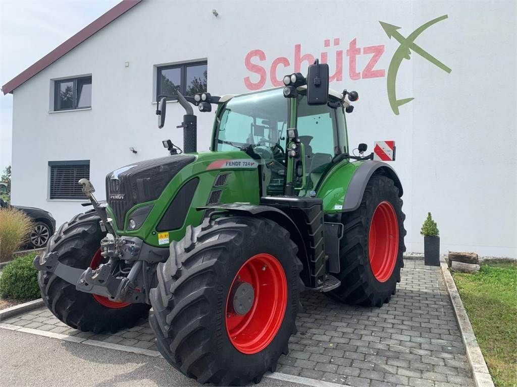 Fendt 724 Vario Power+ Tractor €115,900