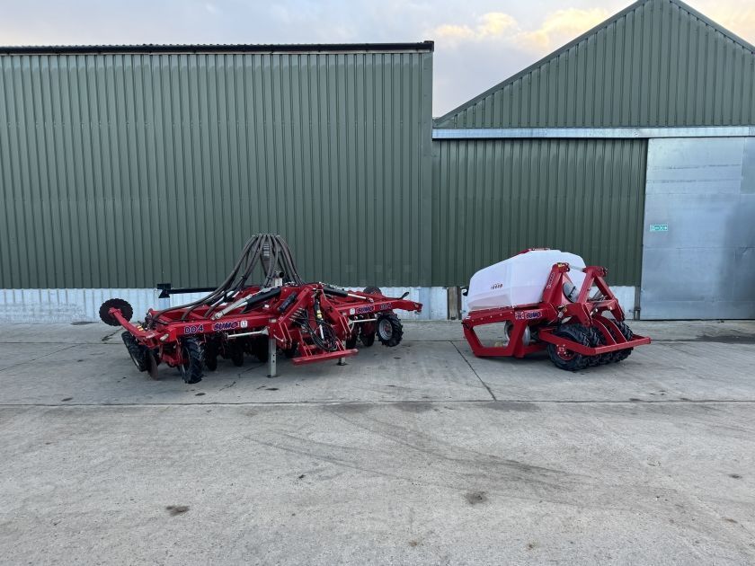 E-FARM: Sumo dd4 seed drill c/w front tank sumo - Semoir direct - id VREWDEI - 29 488 € - Année: 2016 - Royaume-Uni