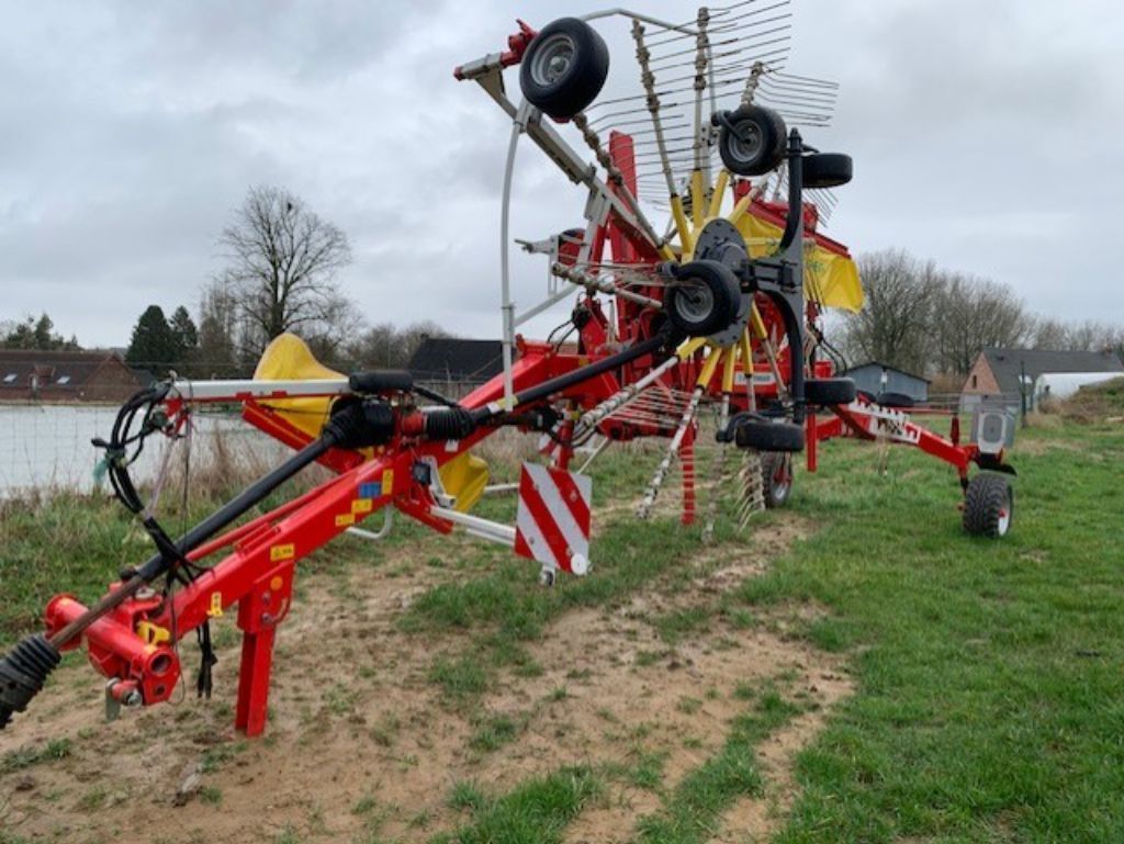 Pöttinger Top 722 Karuzelowy przetrząsacz do siana 14 000 €