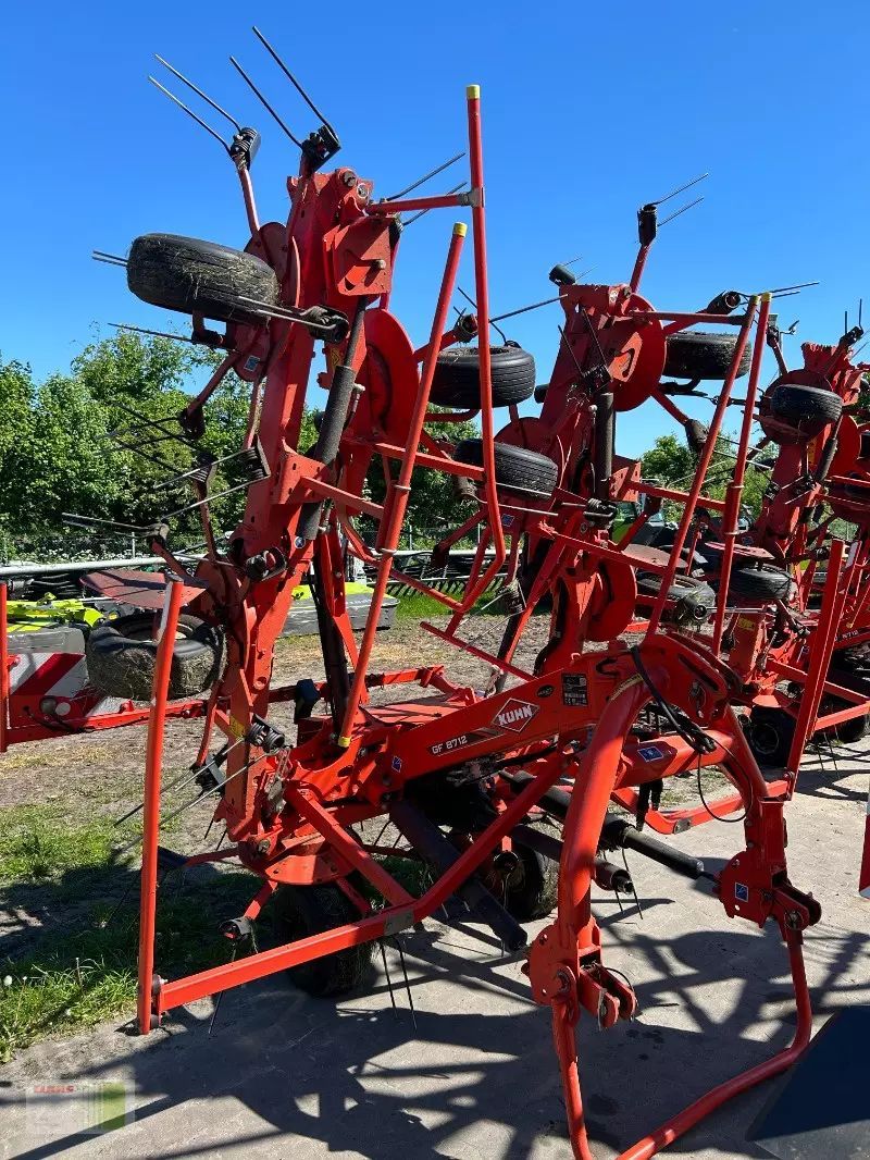 E-FARM: Kuhn GF 8712 - Tedder - id 9EMPCAR - €12,900 - Year of construction: 2020 - Germany