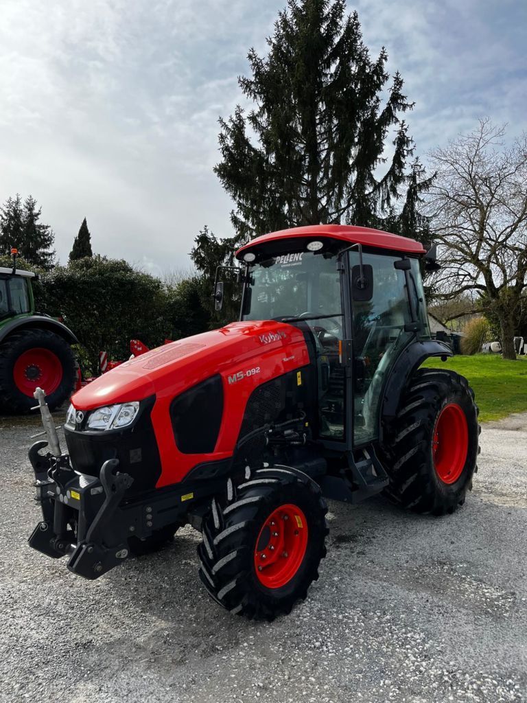 E-FARM: Kubota M5092 - Трактор - id BT9QMXZ - 45 000 € - Год выпуска: 2024 - Отработанные часы: 250,Мощьность двигателя: 90,Франция