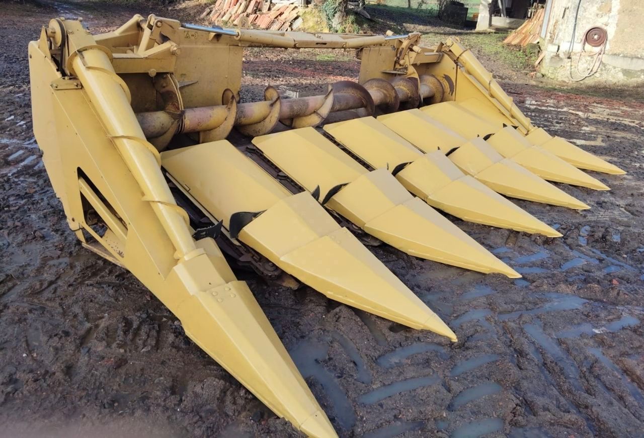 New Holland 6 rangs repliable Header €6,200